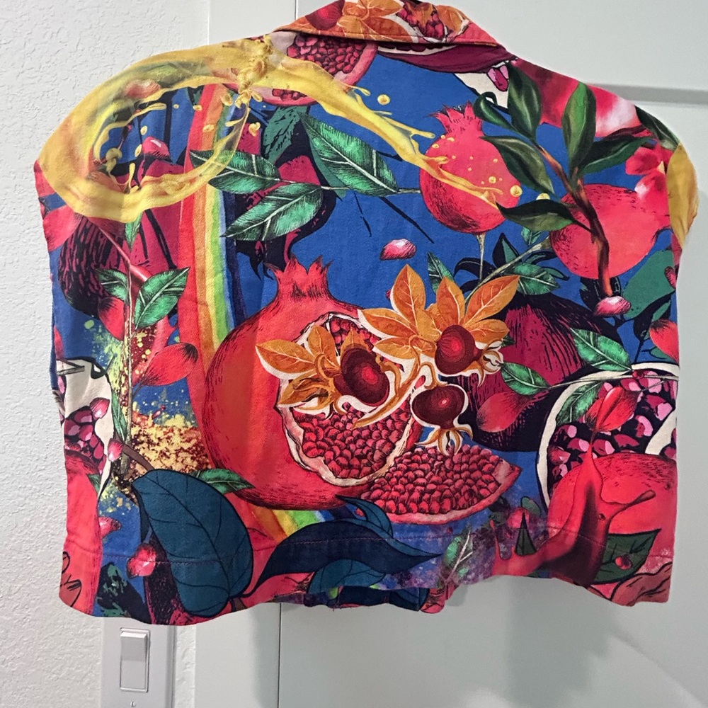 SHEIN Multicolor Botanical Print Crop Top - Red, Blue, Green, Yellow - Picture 4 of 5